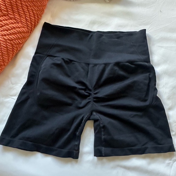 ONER ACTIVE EFFORTLESS SHORTS - size L - Picture 2 of 2